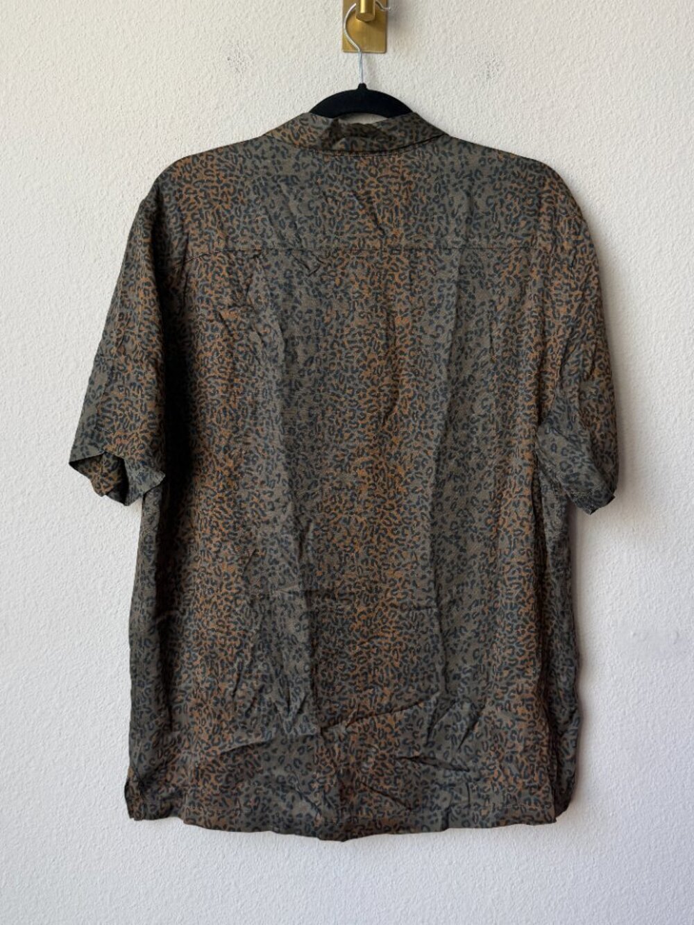 ALLSAINTS Blindspot Relaxed Fit Camp Shirt in Leopard Size S - Picture 3 of 6
